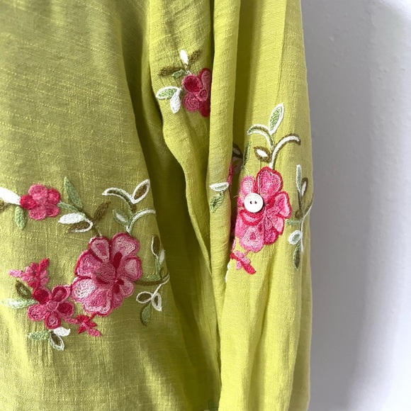 Fig and Flower Yellow 3/4 Sleeve Embellished Blouse 1X - Picture 5 of 9